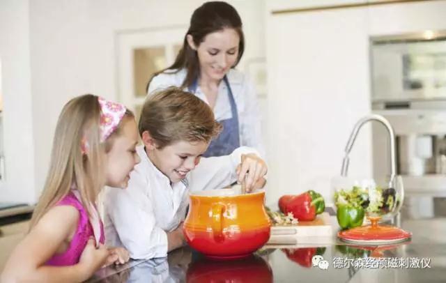 儿童抽动症的表现是什么呢